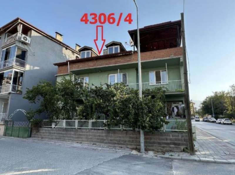 DENİZLİ MERKEZEFENDİ'DE 27 M2 SATILIK HİSSELİ ARSA